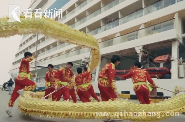 “海洋”“阿依达”齐靠港，上海邮轮口岸外籍游客纪录刷新！，上海吴淞口邮轮港热闹非凡，外国旅客纷至沓来！