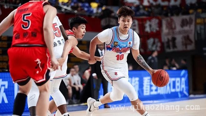CBA赛场：新疆客场狂胜广州，众将表现各有千秋，CBA常规赛：新疆轻松战胜广州，谁是本场最佳？