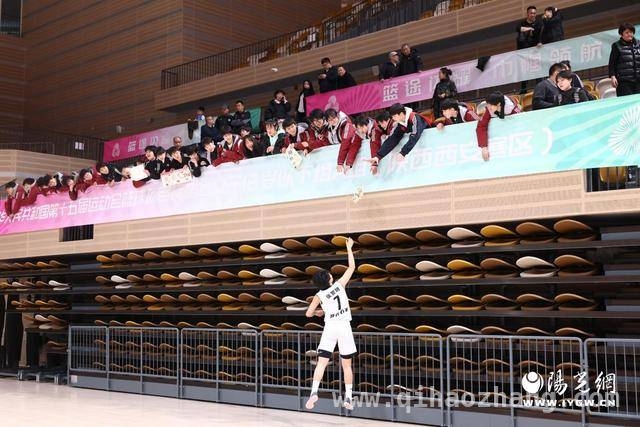 十五运会女篮18岁以下组A组：陕西队憾负山东队，后续比赛悬念待解 十五运会女篮18岁以下组A组激战：陕西队不敌山东队，晋级形势生变