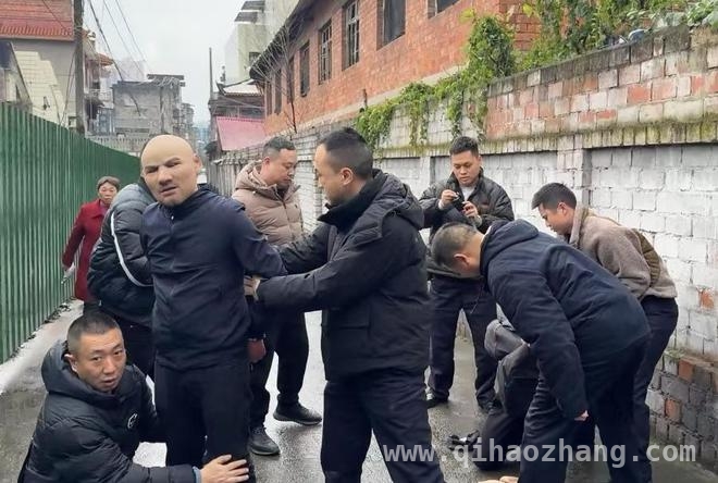 犍为警方破获戴“人皮面具”入室盗窃案，追回50万财物