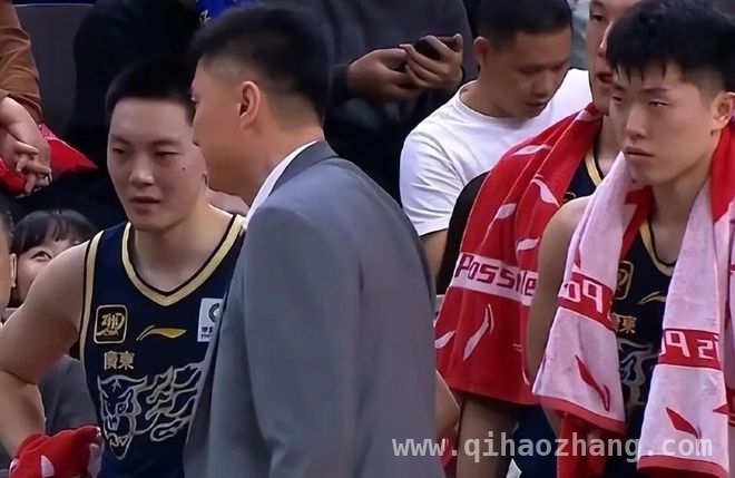 4. 明日CBA大战：广东、新疆等季后赛热门队伍精彩碰撞！