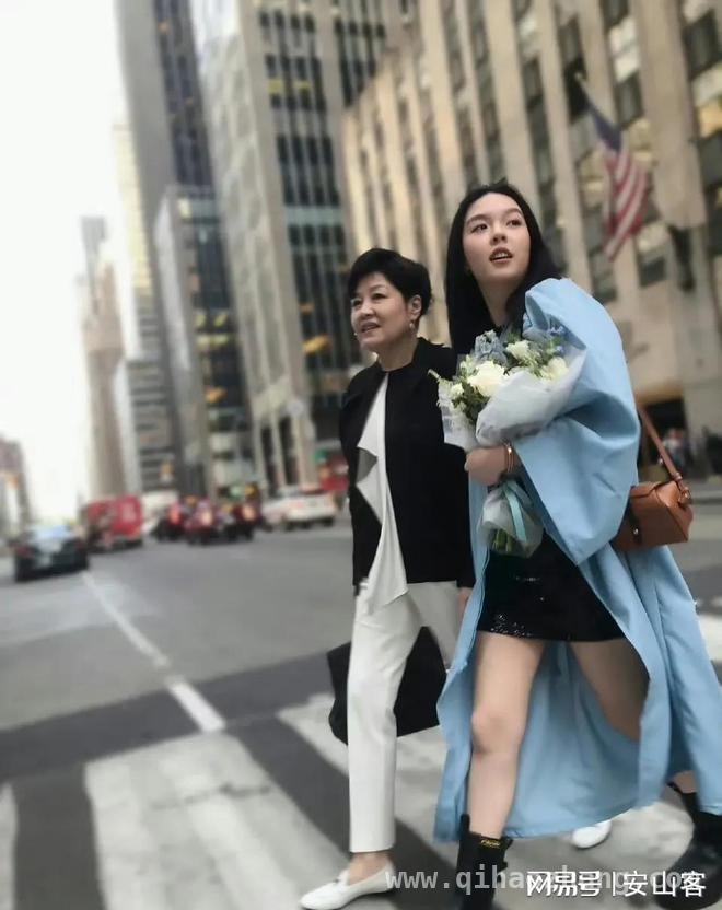纽约异乡，哈文母女用爱延续与李咏的温暖时光 哈文法图麦纽约岁月：从悲痛到新生