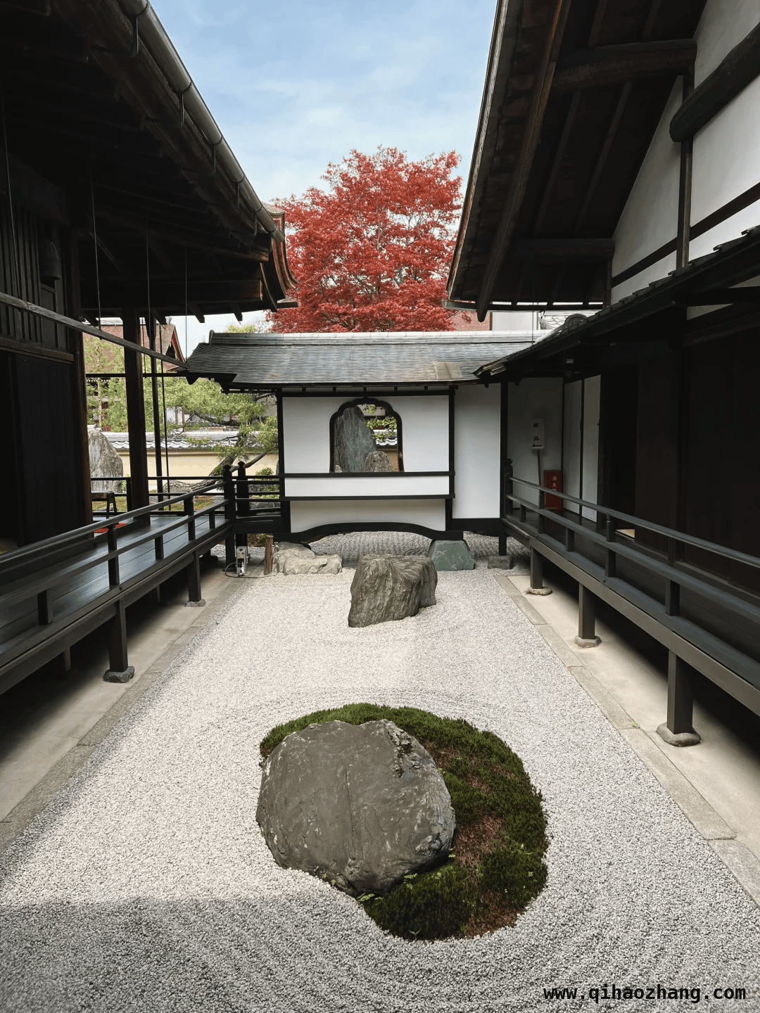 解锁京都大德寺，领略枯山水与四季风物交融之美 走进京都大德寺，感受“一寺四院”的禅意秘境