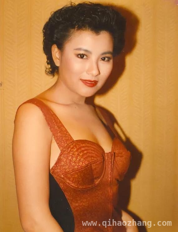 刘嘉玲李美凤的命运转折：90年代港圈黑帮阴影下的悲歌，从刘嘉玲被绑到李美凤退圈，90年代港圈的江湖风云