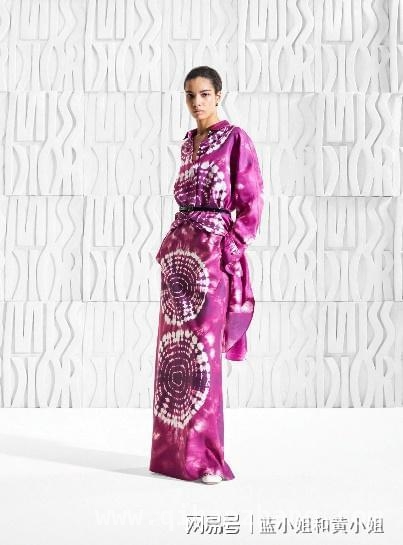 Dior 2025春夏系列：复古与现代碰撞的时尚奇迹 跟Dior 2025春夏系列一起，拥抱时尚新生活