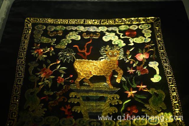 汉绣传承：千年技艺在现代焕发光彩 任炜家族：让汉绣在岁月长河中生生不息