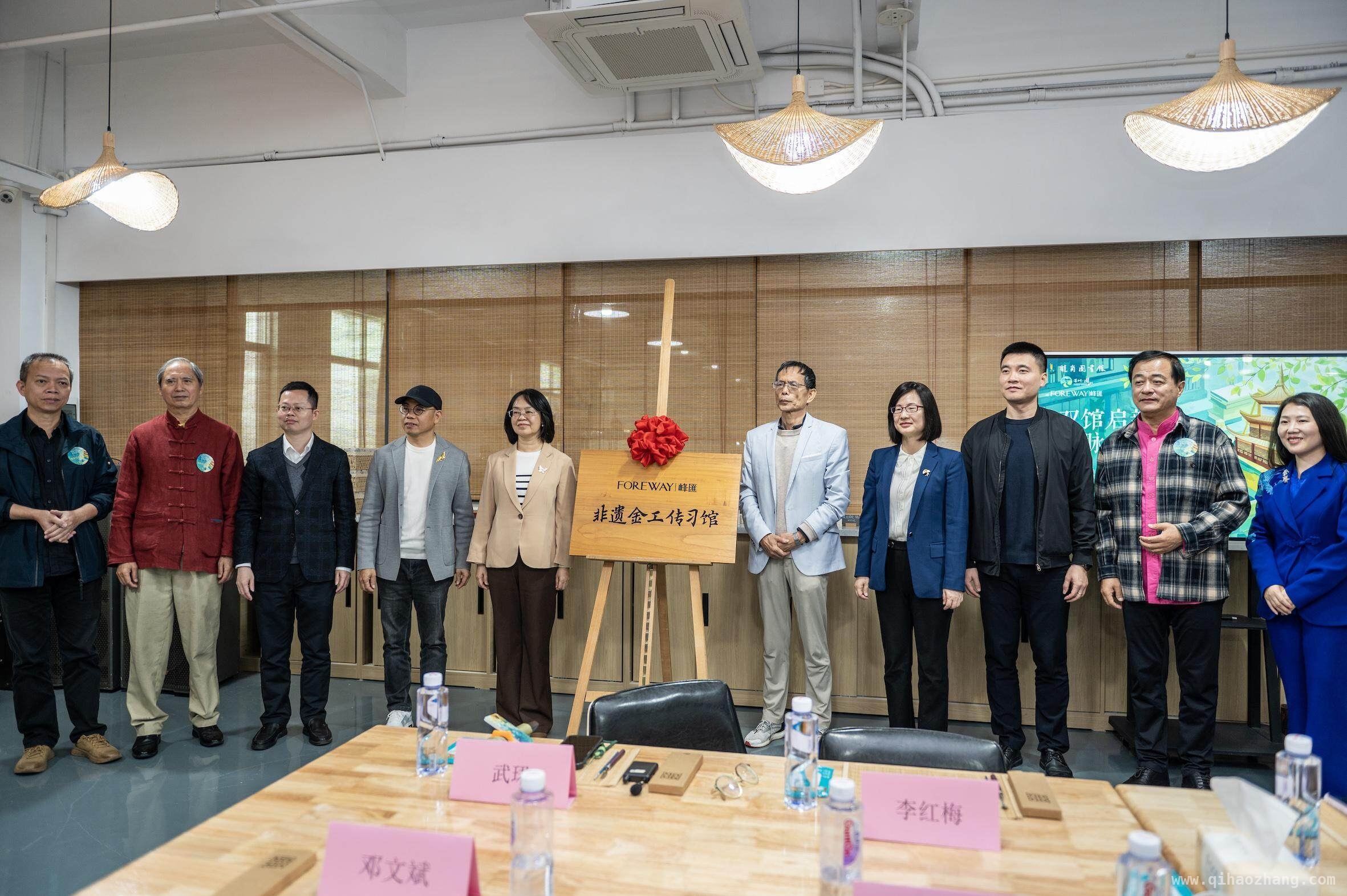 哲学与非遗碰撞！深圳龙岗双馆揭牌仪式精彩呈现，深圳龙岗双馆齐开，让哲学与非遗“活”起来