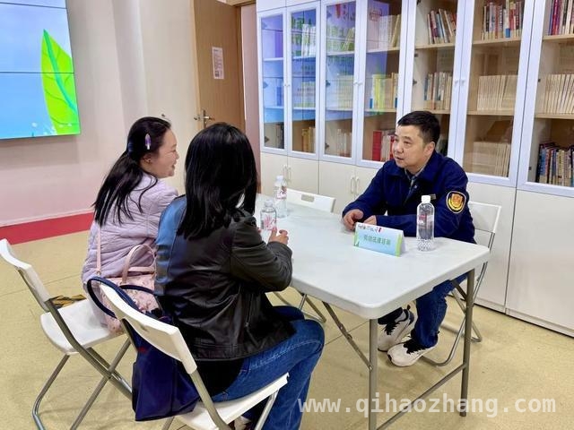 徐汇龙华街道招聘会：家门口的就业盛宴，“乐业上海优”：龙华街道春季招聘会开启就业新征程