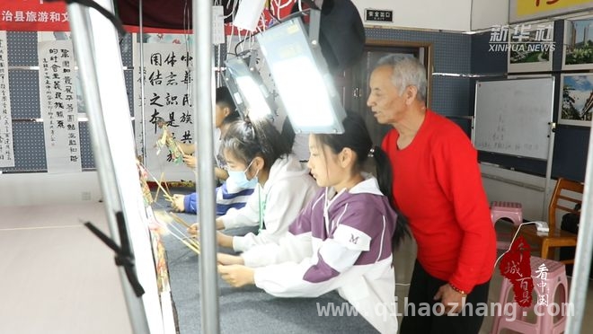 宽城皮影：七旬老艺人王祥的五十载匠心传承，光影之间：七旬皮影大师王祥的非遗守护之路