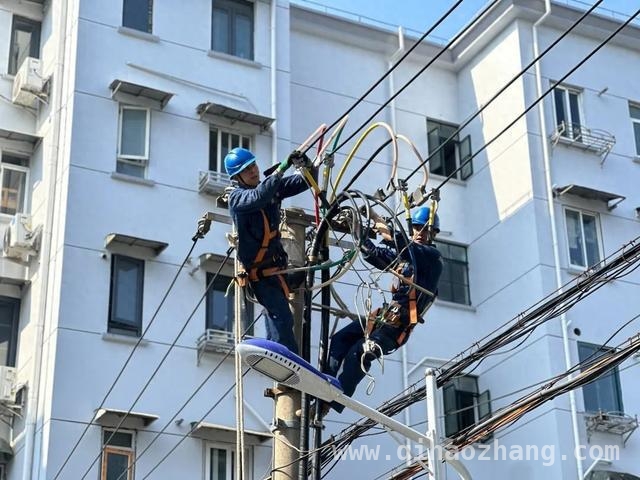 嘉定供电改造：让老旧小区告别用电难题 国网上海嘉定供电公司为老旧小区焕“电”生机
