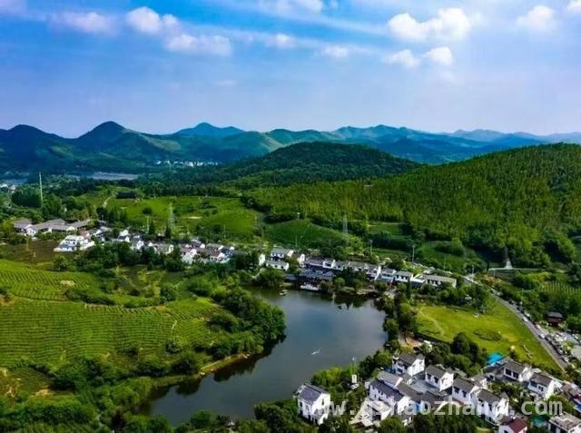 传统文化赋能消费，引领经济新潮流，以文化为笔，绘就经济高质量发展新画卷