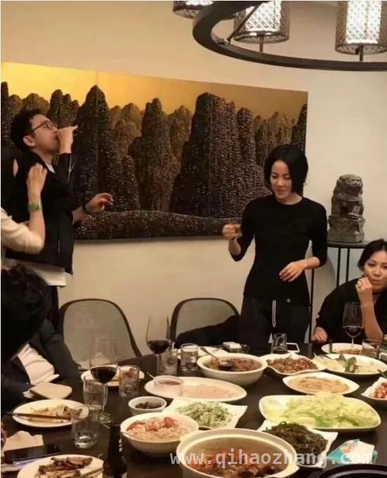 王菲聚会造型大赏，每一套都美出新高度