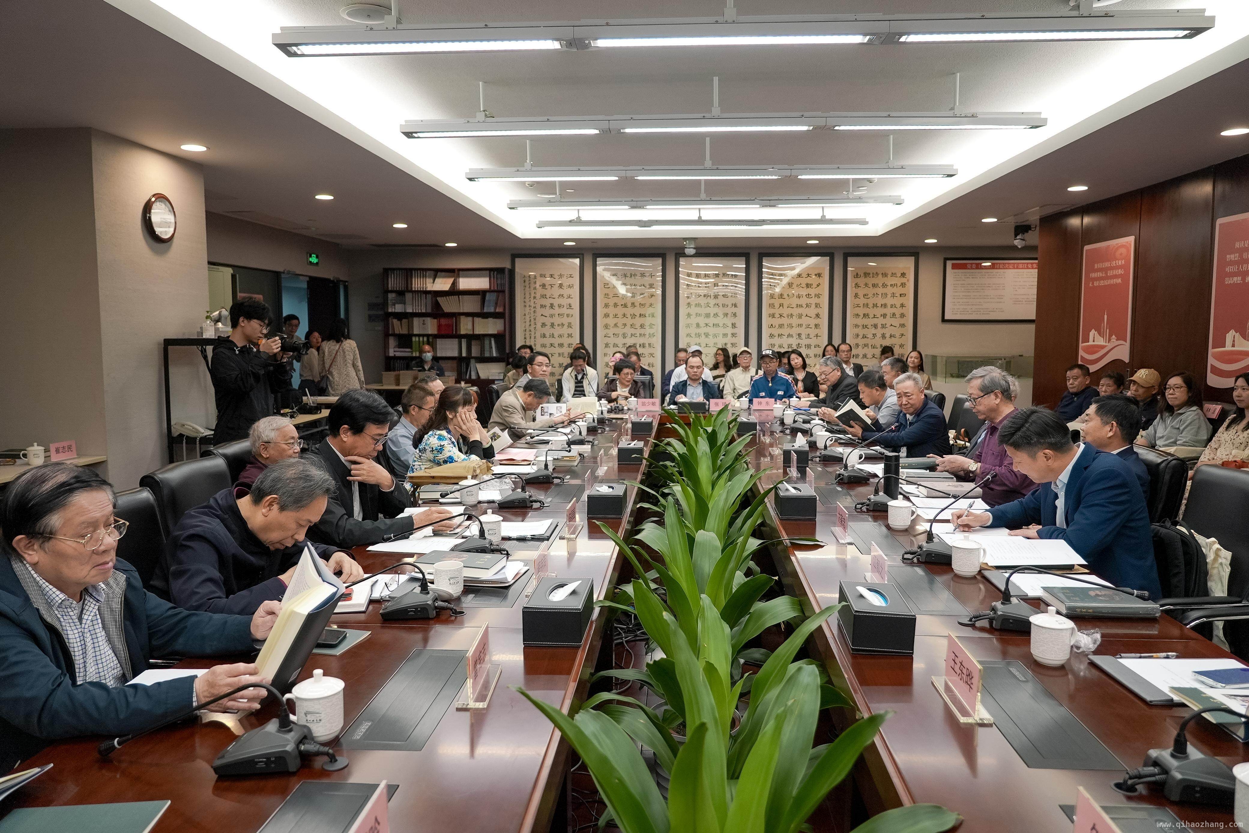 林雅杰新作闲窗集座谈会，学界名家共话岭南文化传承，广州图书馆“林雅杰藏书”专区开放，捐赠文献超七千件