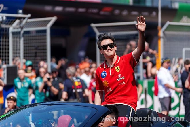 2025 F1中国赛：融合城市与赛事，共筑体育新辉煌，F1中国赛观赛人数爆棚，20年培育成就车迷盛宴