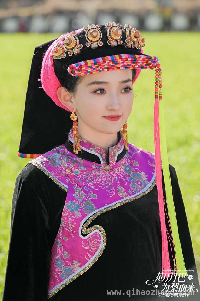 丹巴春赏季：梨花经济激活文旅乡村振兴新活力，春日丹巴：美女、音乐、梨花绘就的动人画卷