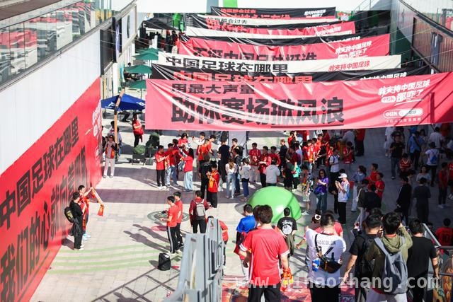 “魔鬼主场”已就位，国足对阵澳洲，门票火爆创新高！，国足主场迎战澳队，7万球迷呐喊，能否改写战局？