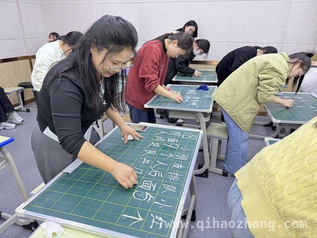 3月24日！星火路小学第二届“星火杯”教师基本功比赛亮点多 聚焦教师基本功：星火路小学“星火杯”粉笔字比赛展现教师风采