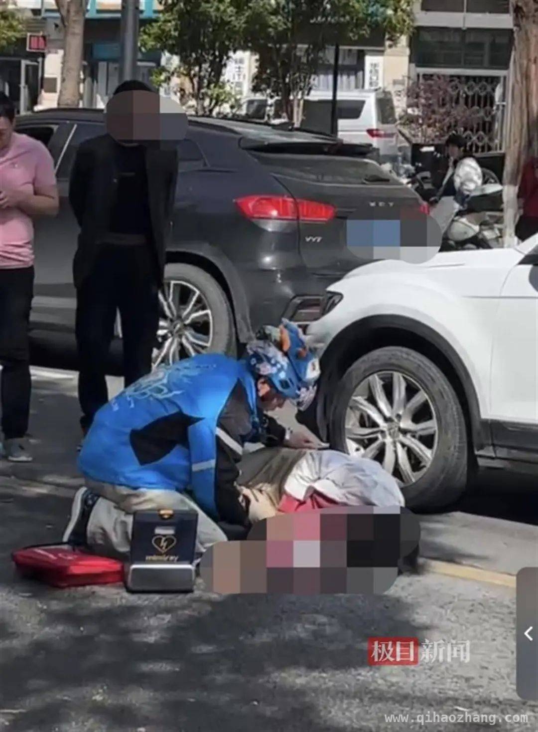 外卖小哥背AED闹市救人，爱心善举暖人心！