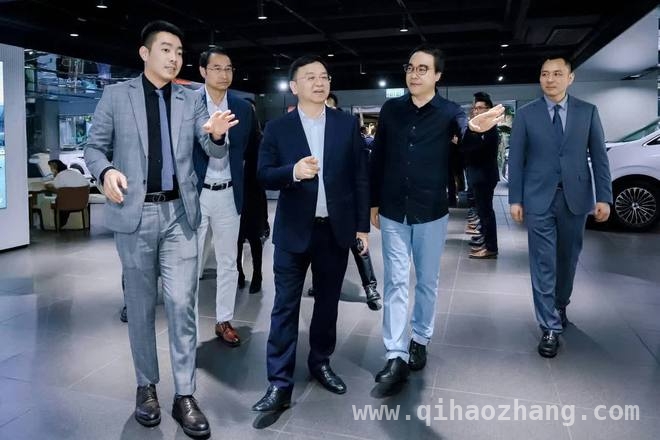 王传福视察香港比亚迪中心，携手和谐共促全球绿色转型