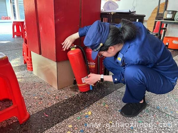 金洞管理区消防出击，餐饮安全防线全面筑牢