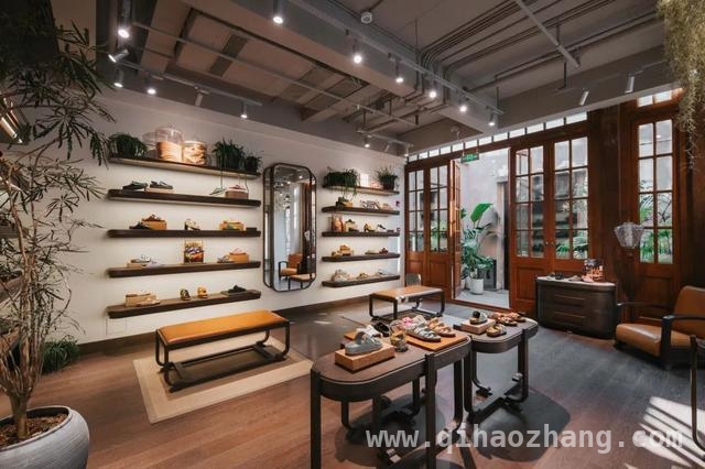 德国鞋床品牌BIRKENSTOCK上海张园概念店开业，融合中西美学，BIRKENSTOCK上海张园概念店：百年匠心邂逅中国文化