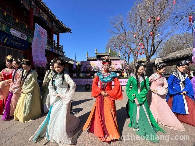 以红楼之名，海棠为媒：荣国府音乐会点亮正定春日文旅 “梦回红楼·海棠盛放”音乐会，让正定春日文旅诗意开篇