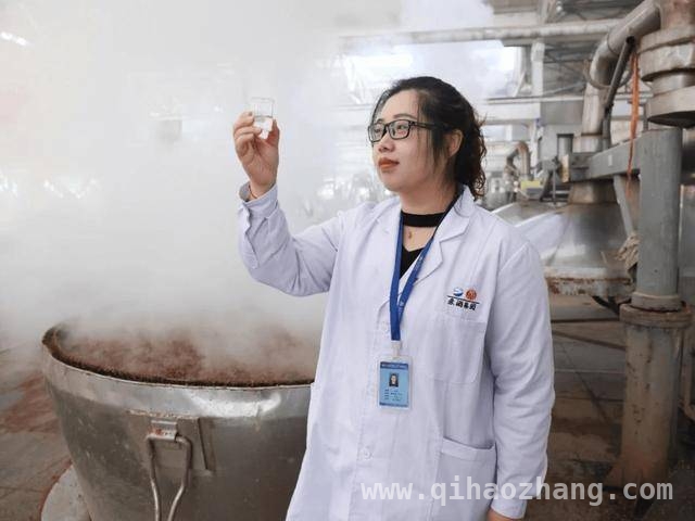 从初出茅庐到屡夺冠军，冯杨为洋河酒书写精彩篇章，冯杨：用舌尖“跑马拉松”，成就洋河酒品质传奇