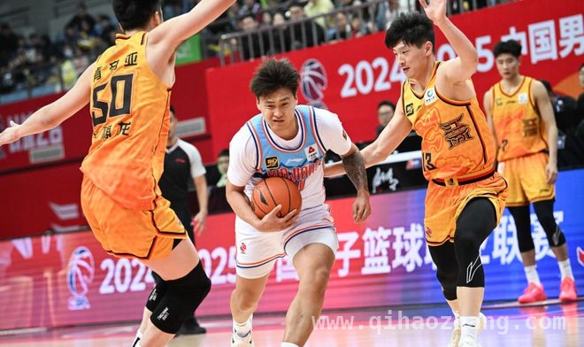 CBA收官战悬念迭起，四强席位争夺白热化 CBA第45轮后：排名大乱，四强与多席位争夺进入关键阶段