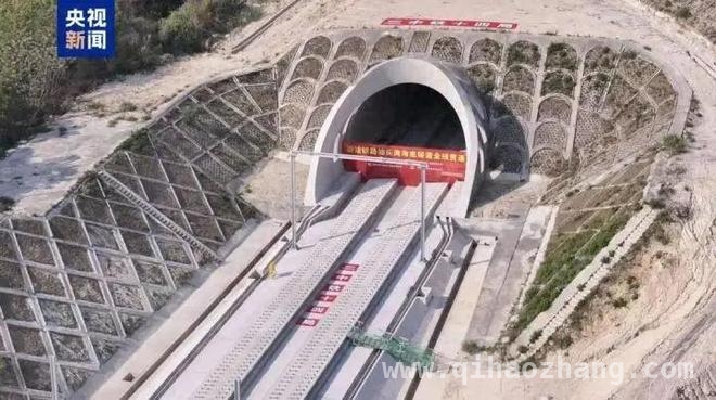 锐龙智装助力，汕头湾海底隧道创多项建设纪录 历时五年攻坚，350公里时速高铁海底隧道成功贯通
