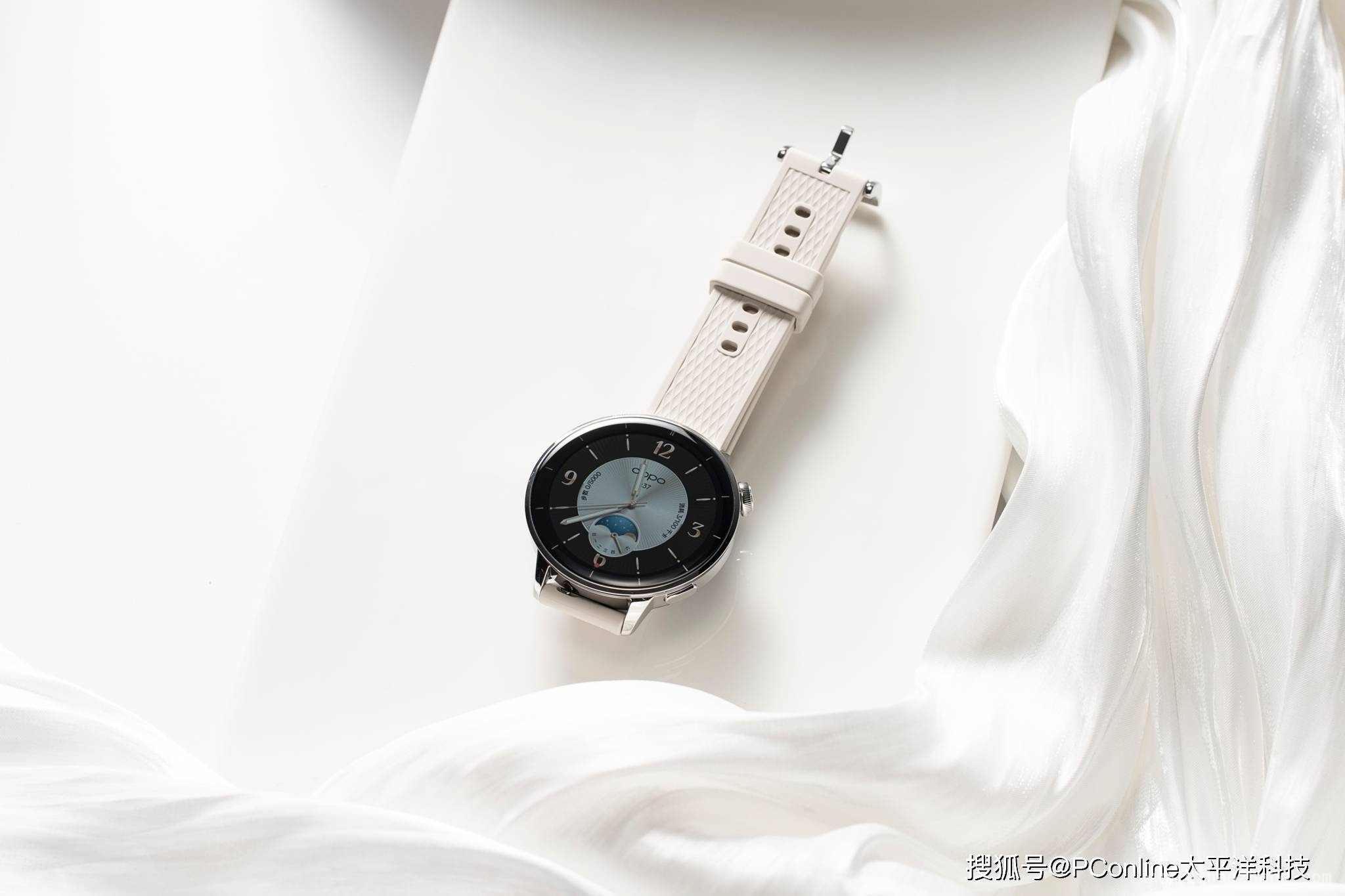 OPPO Watch X2 Mini皓月银：简约奢华，开启智能新体验