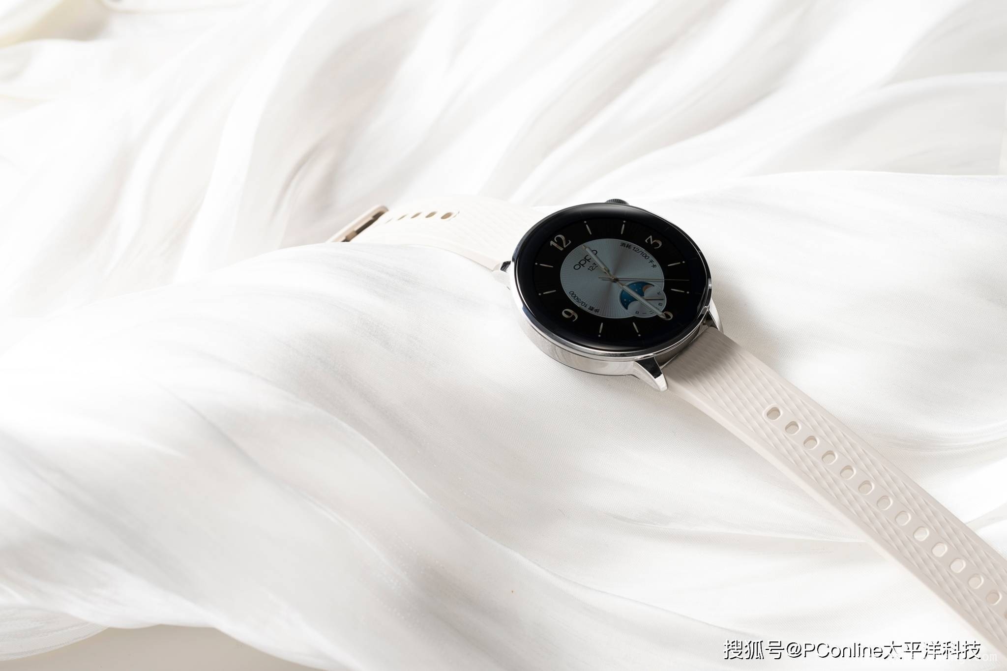 OPPO Watch X2 Mini皓月银：简约奢华，开启智能新体验