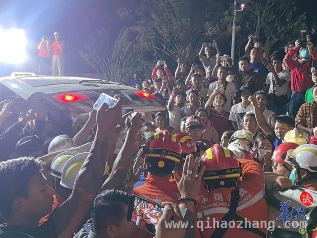 历经5小时救援，中国救援队在缅甸曼德勒救出首位幸存者，5小时紧张救援，中国救援队让缅甸曼德勒被困女性绝处逢生