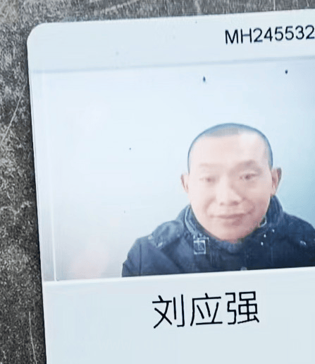刘应强：送餐途中跳河救人，不幸牺牲书写英雄篇章，外卖员刘应强舍己救人牺牲，多部门积极善后致敬英雄