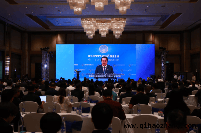 中泰建交五十周年，泰中法律合作论坛推动司法协作升级，泰中法律合作论坛：构建有序法律营商环境，促进双边交流