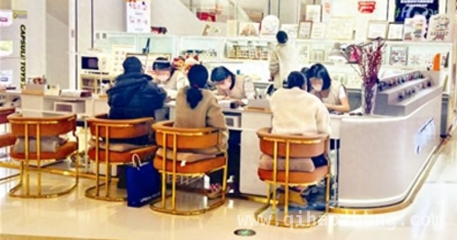 美甲美睫市场问题多，专家提示消费风险，美甲美睫安全堪忧，维权之路在何方？