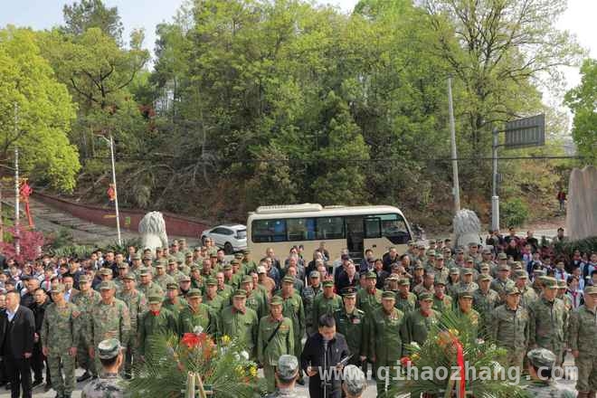 衡阳县人武部清明主题祭扫，激励民兵担当强军使命