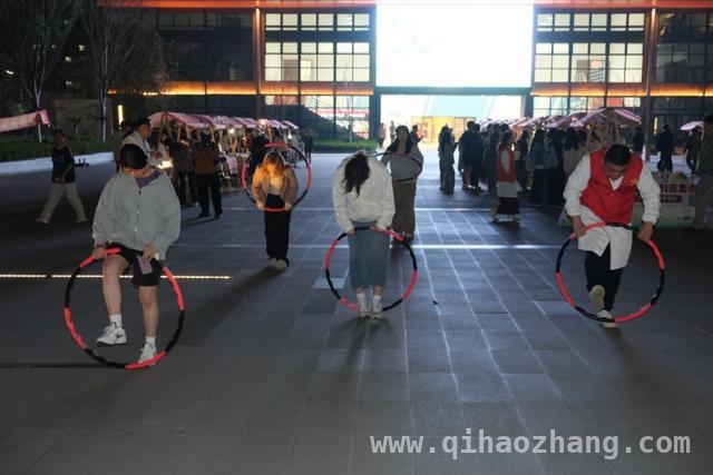 校园健康科普集市，让大学生感受健康新体验，健康好“市”走进校园，大学生开启养生新潮流