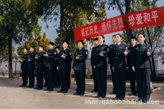 清明时节，彬州公安用祭扫活动传承英烈精神 4月3日彬州民警辅警，烈士陵园缅怀先烈共奋进