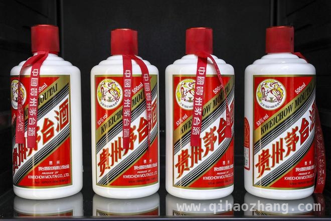 从贵州茅台2024年报看酒企经营策略调整与市场博弈，剖析贵州茅台2024年报：合同负债、直营占比等多方面变化解读