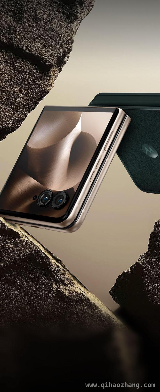 新渲染图揭开摩托罗拉Razr 60 Ultra折叠机神秘面纱