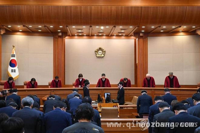 尹锡悦下台，韩国经济与外交何去何从？，尹锡悦弹劾案落定，韩国政治格局将迎巨变！